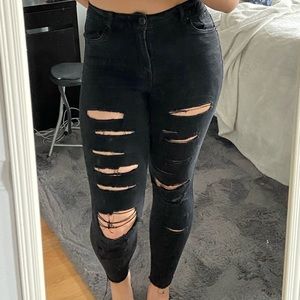 Black ripped Jeans